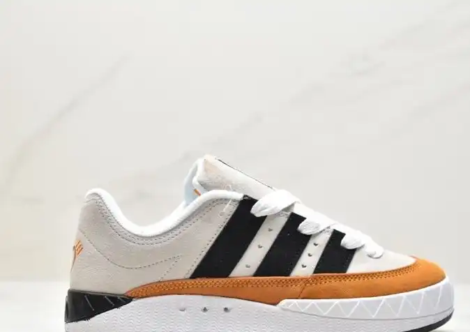 hype Adidas Sneakers