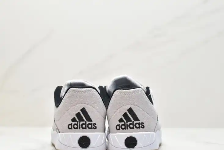 hype Adidas Sneakers