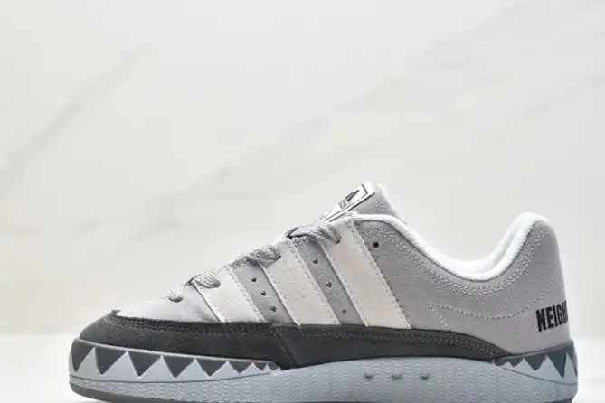 hype Adidas Sneakers