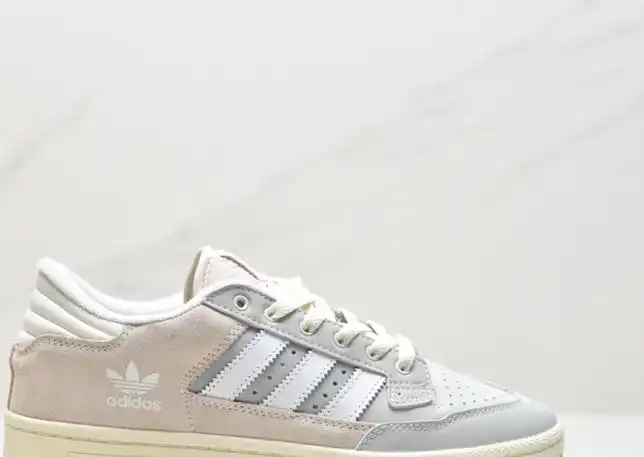 hype Adidas Sneakers