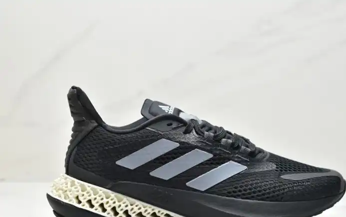 hype Adidas Sneakers