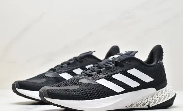 hype Adidas Sneakers