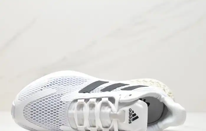 hype Adidas Sneakers