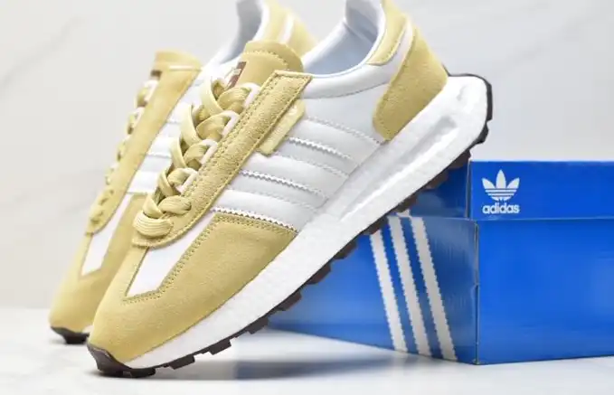 hype Adidas Sneakers