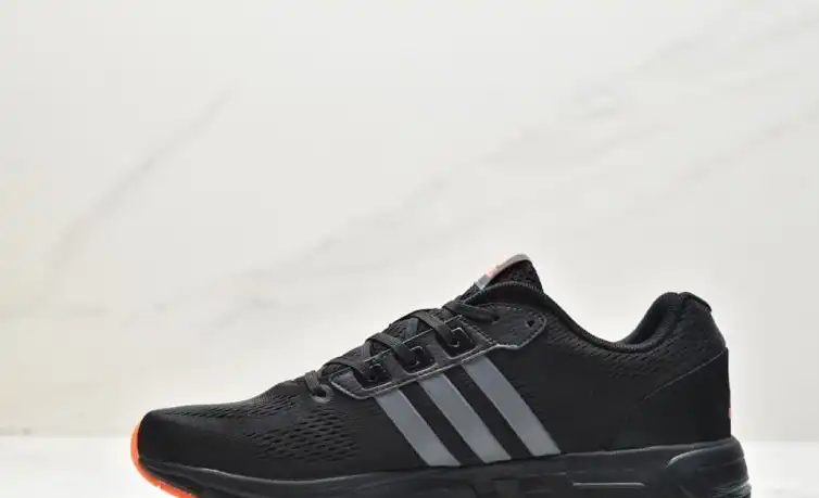 hype Adidas Sneakers