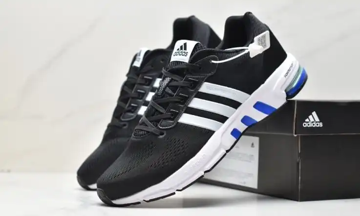 hype Adidas Sneakers