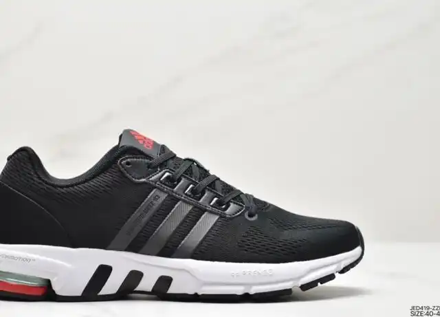 hype Adidas Sneakers