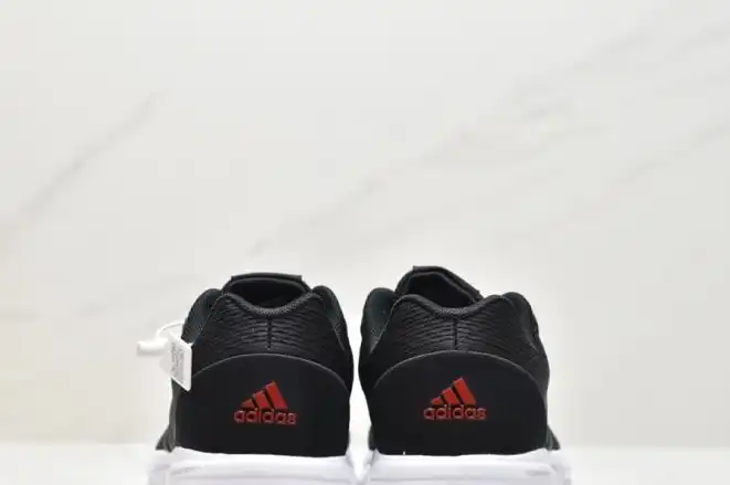 hype Adidas Sneakers