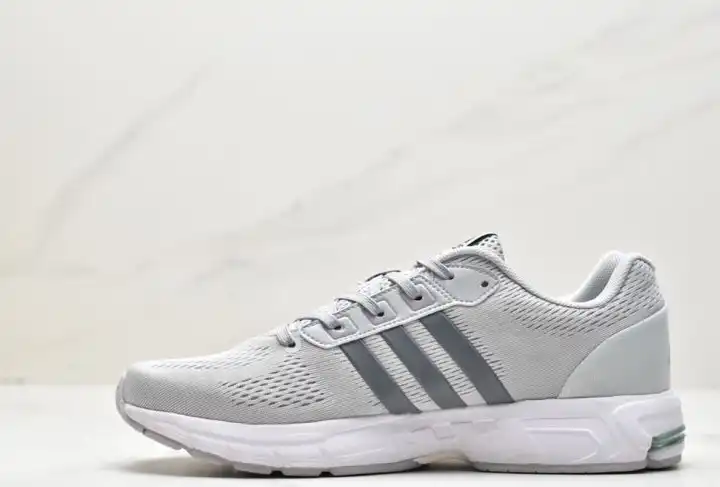 hype Adidas Sneakers