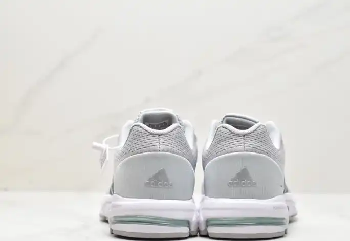 hype Adidas Sneakers