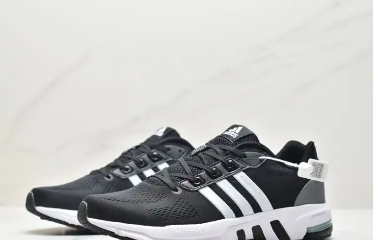 hype Adidas Sneakers