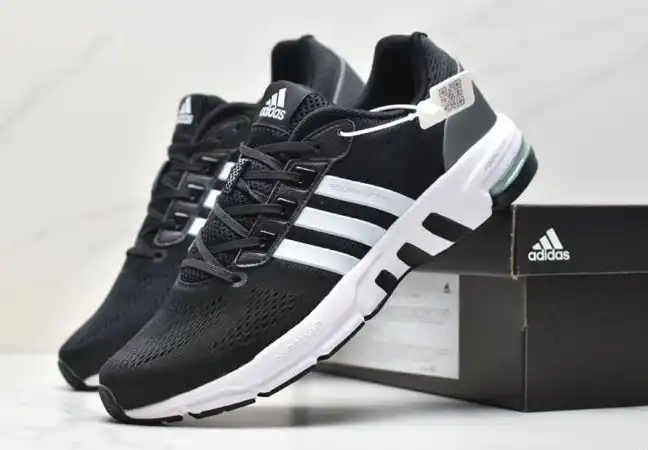 hype Adidas Sneakers