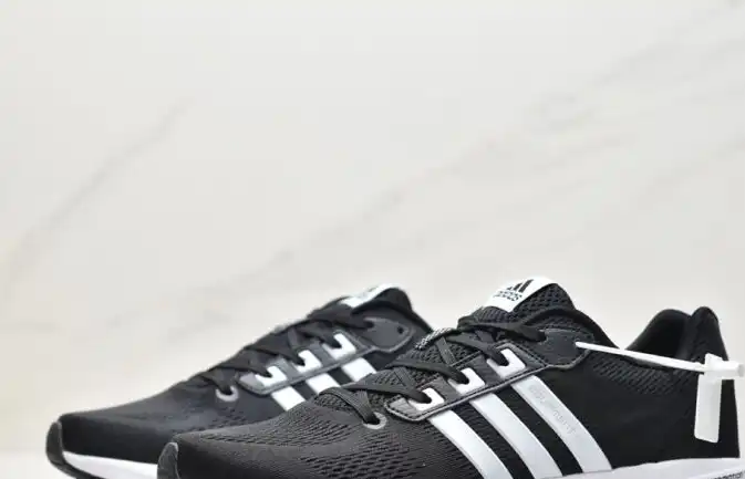 hype Adidas Sneakers