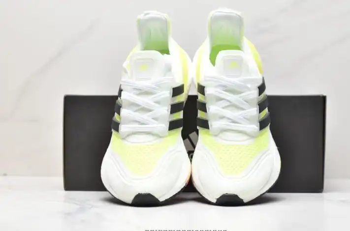 hype Adidas Sneakers