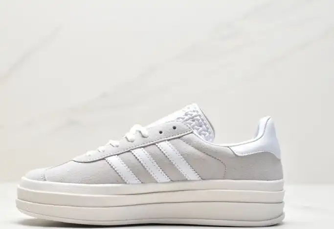 hype Adidas Sneakers