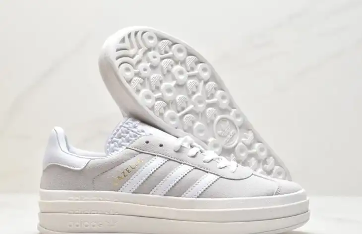 hype Adidas Sneakers