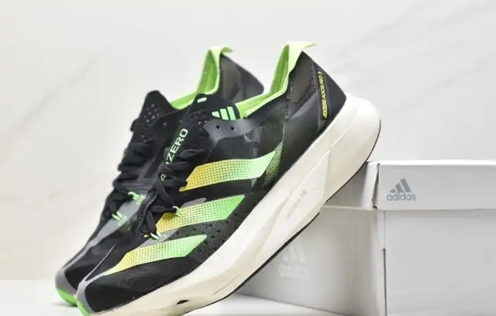 hype Adidas Sneakers