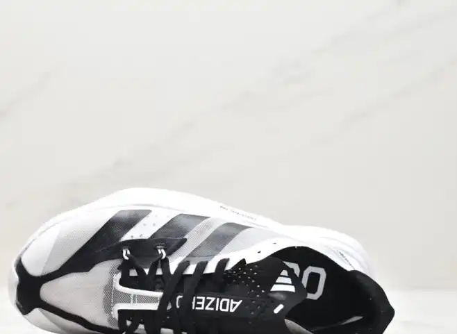 hype Adidas Sneakers