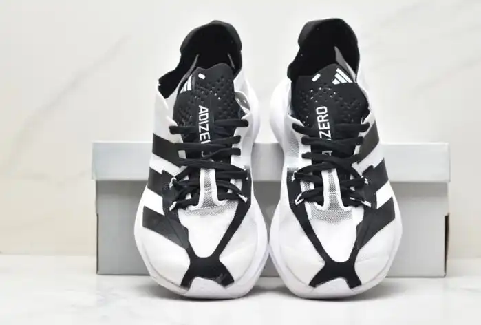 hype Adidas Sneakers