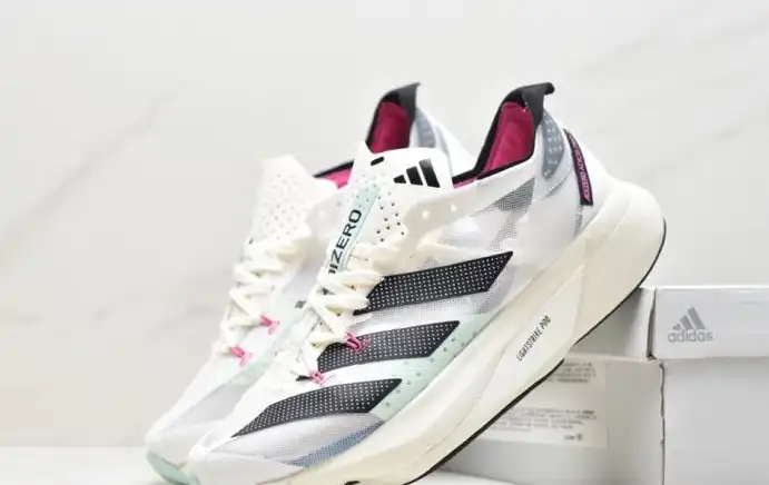 hype Adidas Sneakers