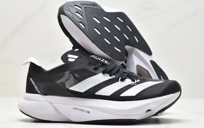 hype Adidas Sneakers