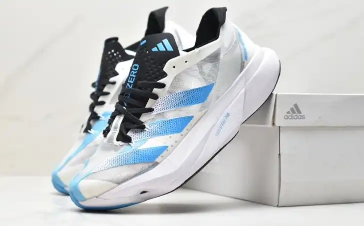 hype Adidas Sneakers