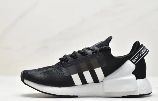 hype Adidas Sneakers