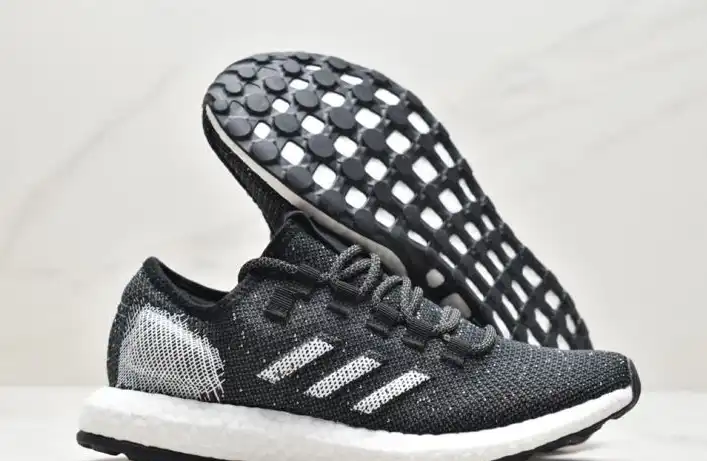 hype Adidas Sneakers