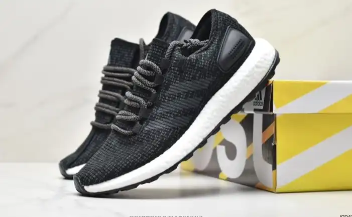 hype Adidas Sneakers