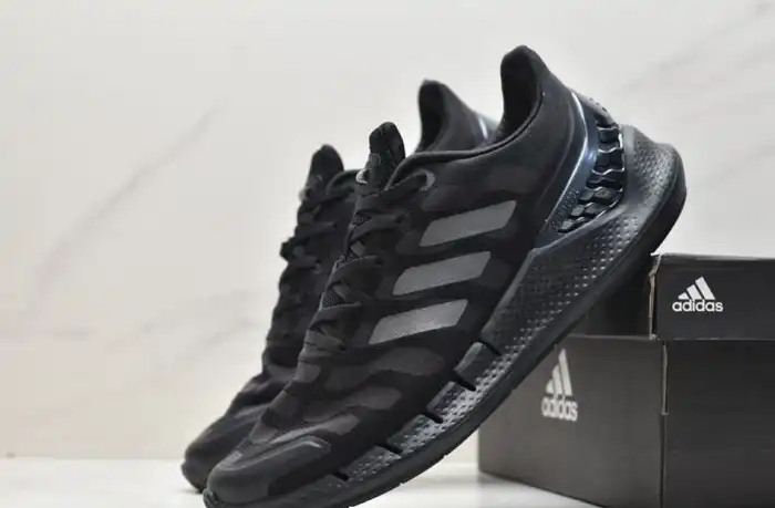 hype Adidas Sneakers