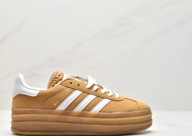 hype Adidas Sneakers