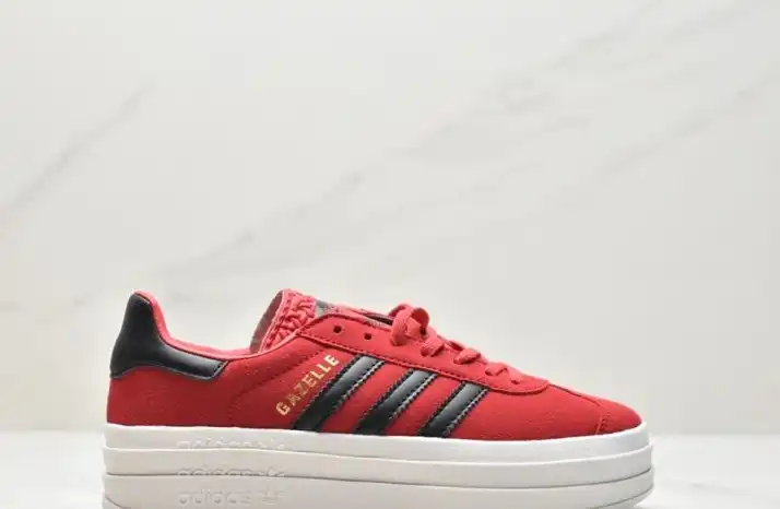 hype Adidas Sneakers