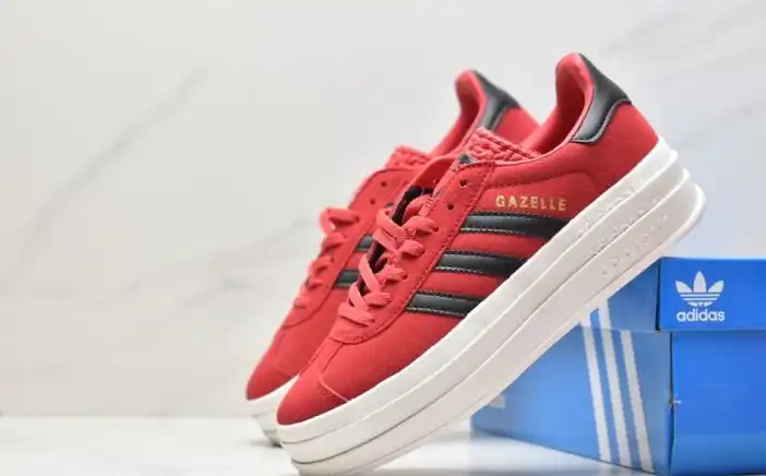 hype Adidas Sneakers