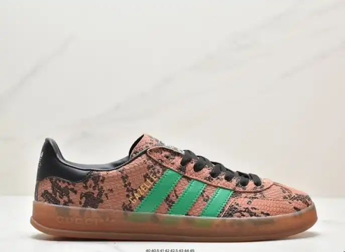 hype Adidas Sneakers