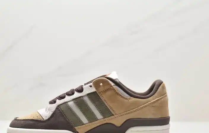 hype Adidas Sneakers