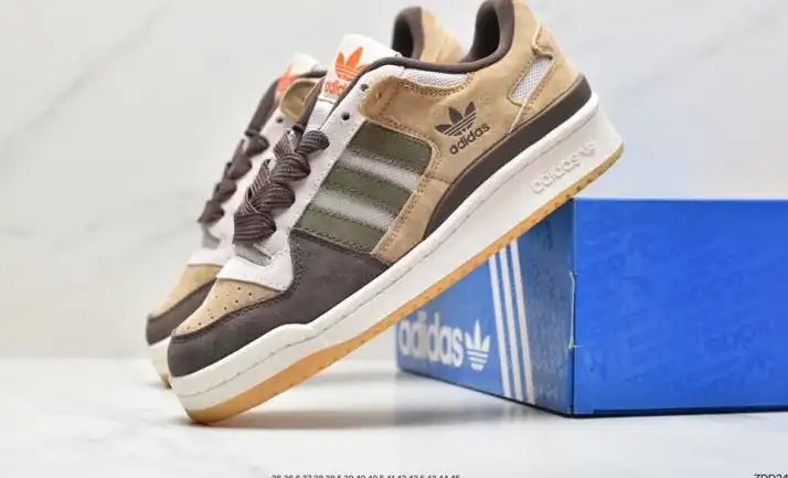 hype Adidas Sneakers