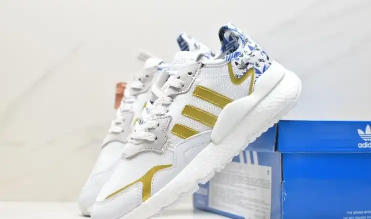 hype Adidas Sneakers