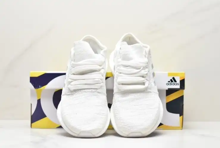 hype Adidas Sneakers