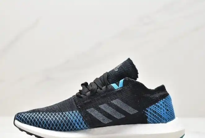 hype Adidas Sneakers