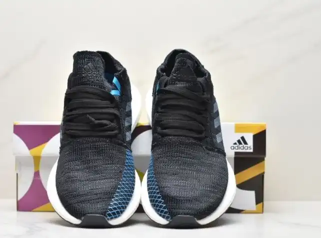 hype Adidas Sneakers