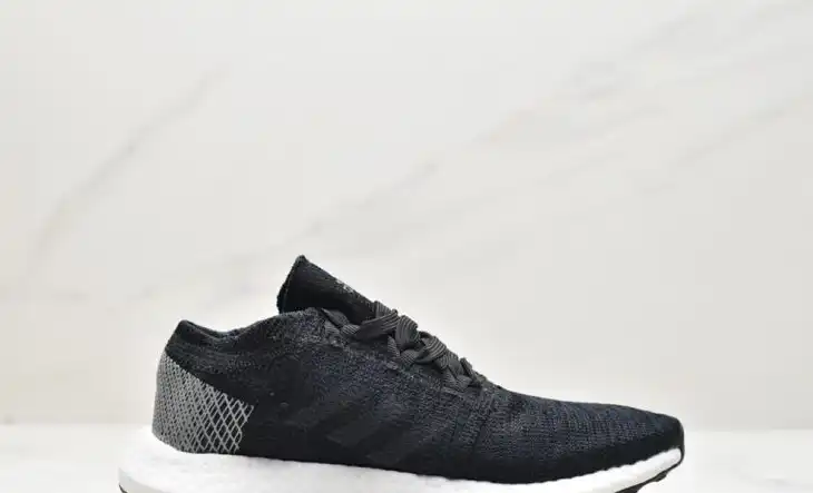 hype Adidas Sneakers