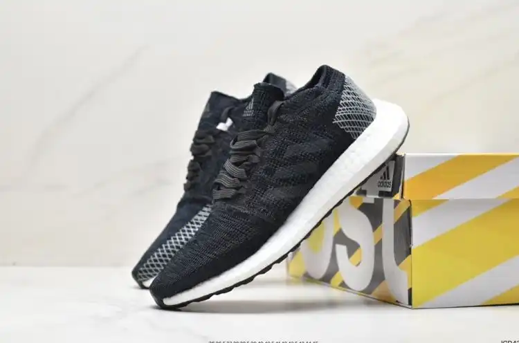 hype Adidas Sneakers