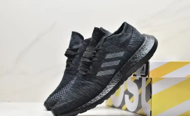 hype Adidas Sneakers