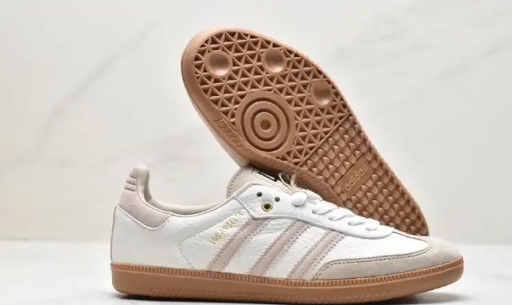 hype Adidas Sneakers