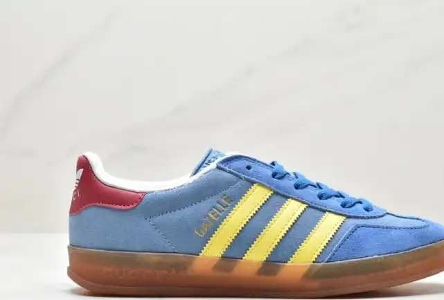 hype Adidas Sneakers