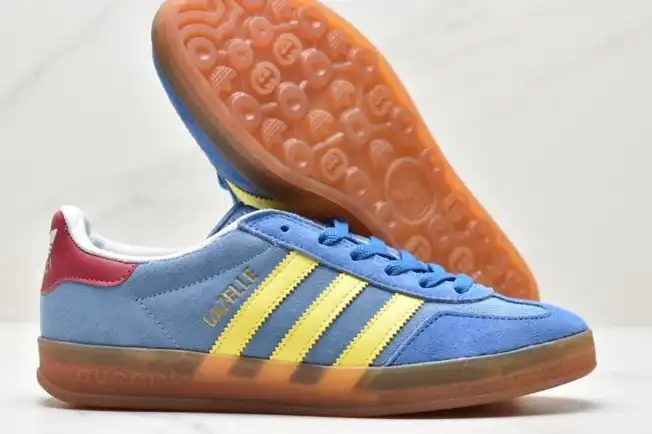 hype Adidas Sneakers