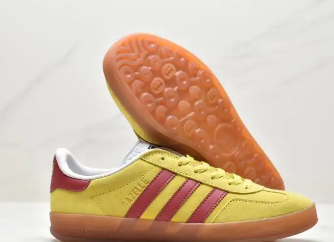 hype Adidas Sneakers