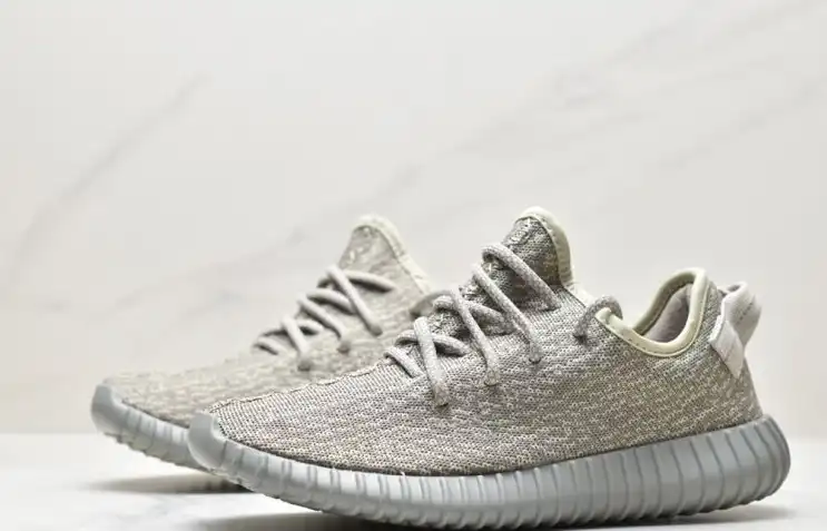 hype Adidas Yeezy Boost