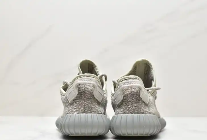 hype Adidas Yeezy Boost