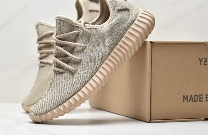 hype Adidas Yeezy Boost